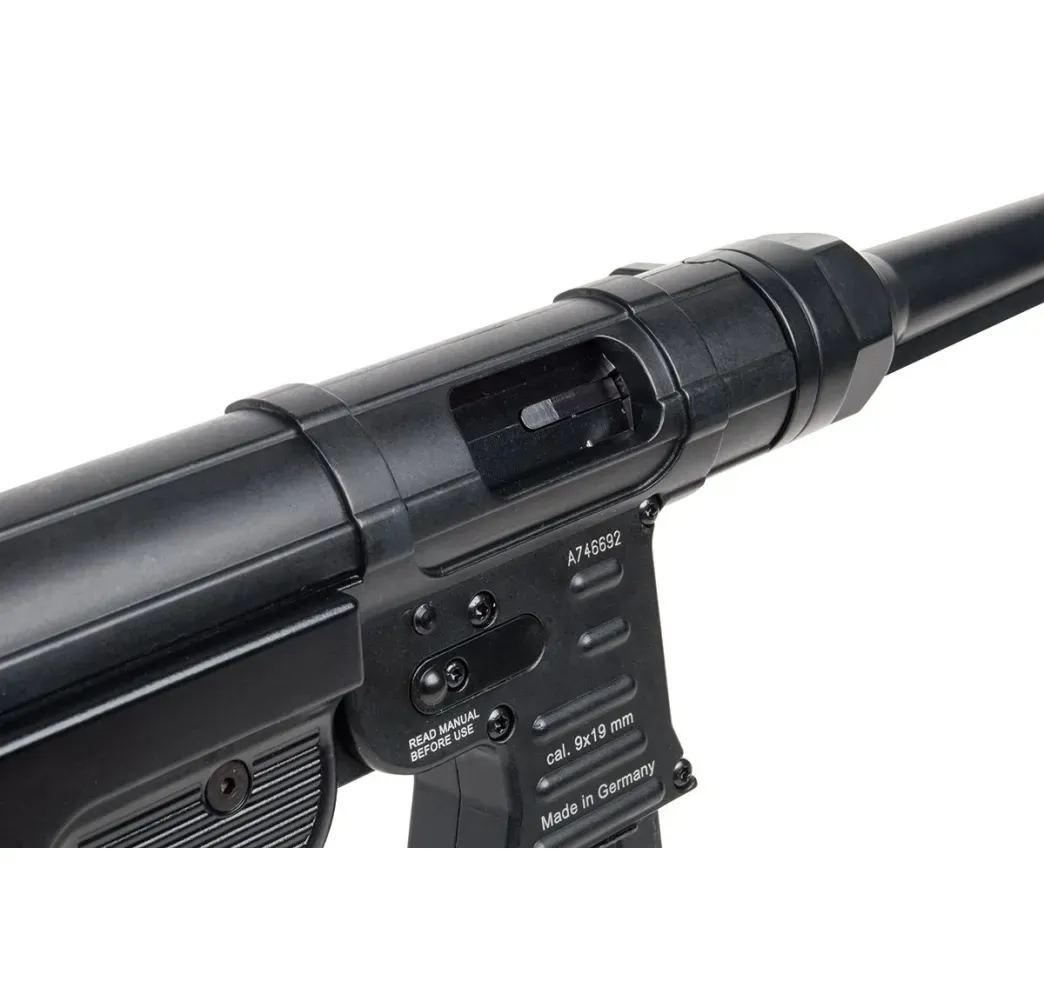 GSG MP40 mit ausgeklapptem Bügel und eingesetztem 10-Schuss-Magazin