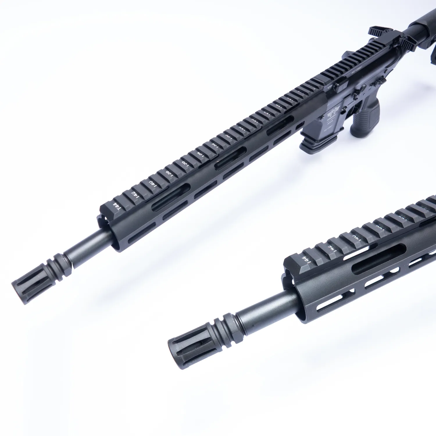 Messerschmitt AR15 Picatinny-Top-Rail und M-LOK-Slots am Handschutz